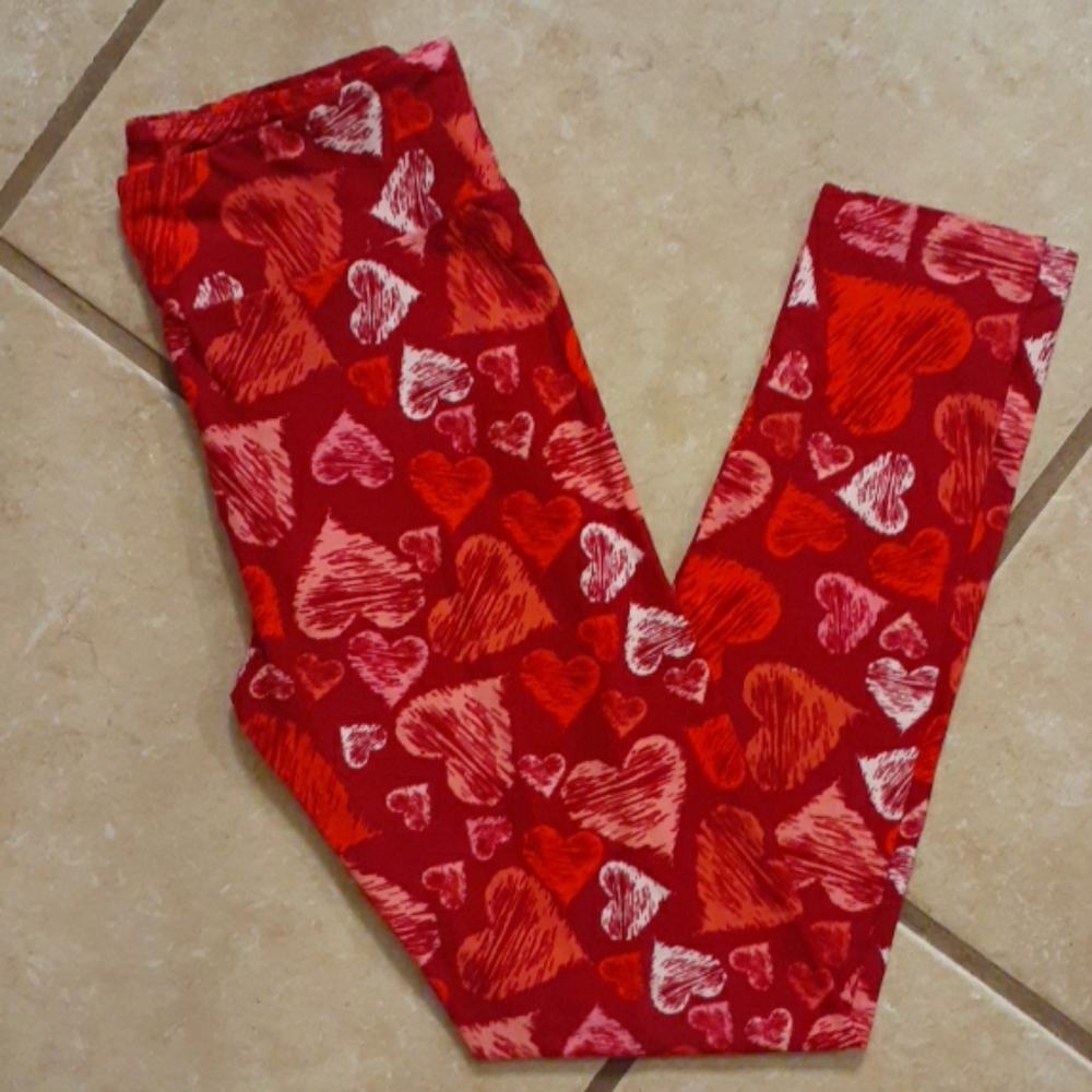 LulaRoe Red and Pink Hearts Leggings One Size